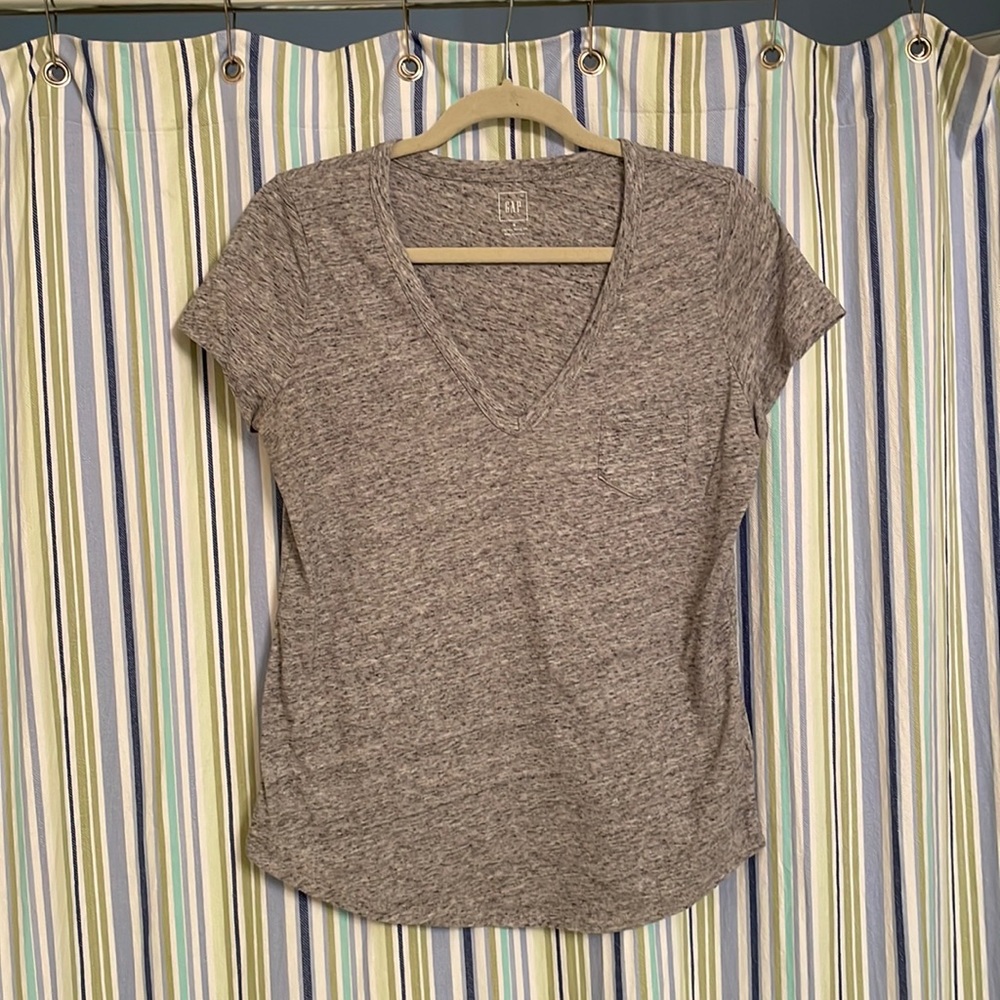 Gap gray tee (M)
